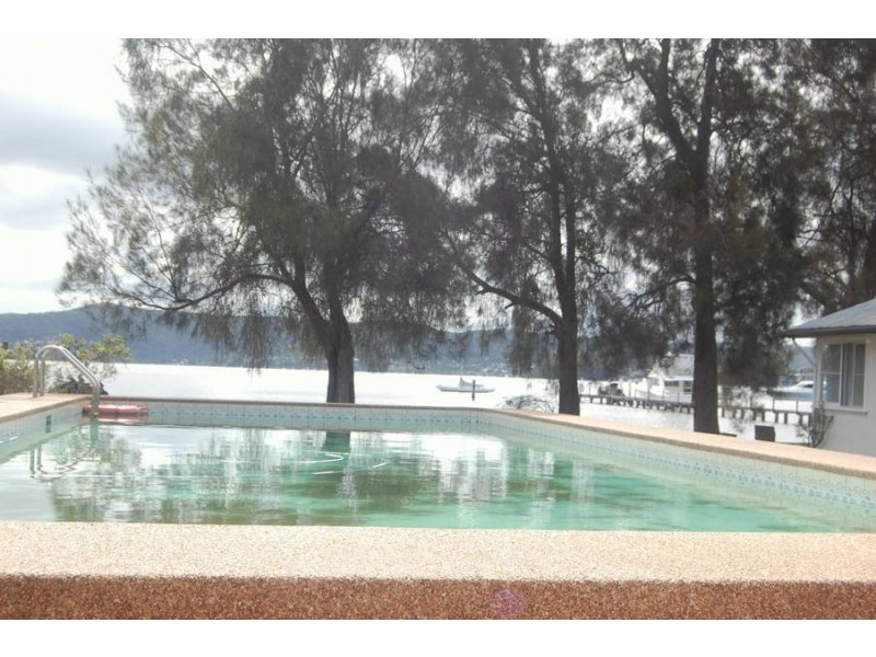 257 Avoca Dr, Green Point NSW 2251