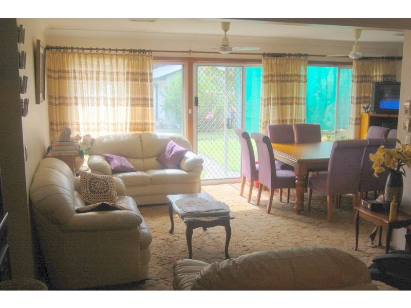 257 Avoca Dr, Green Point NSW 2251