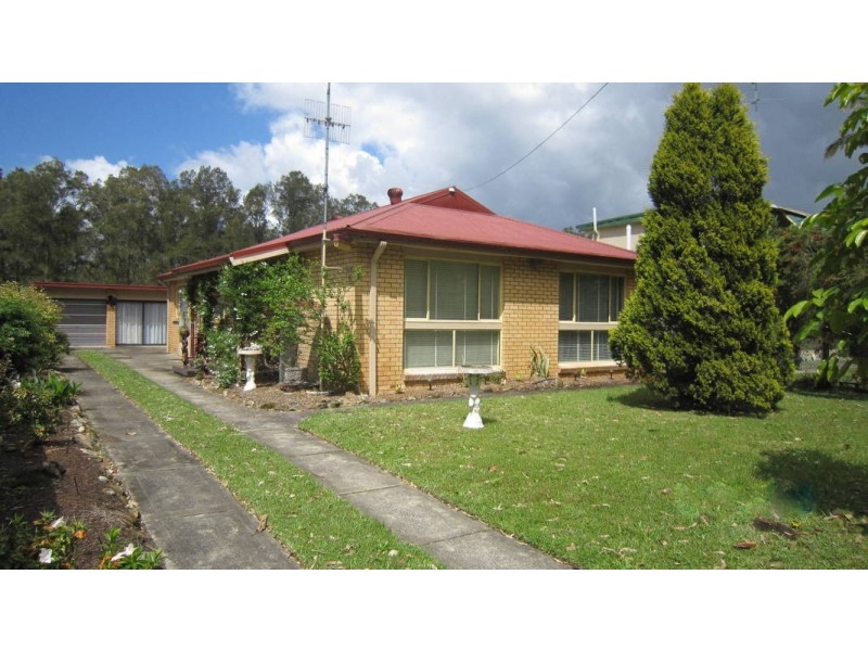 57 Warner Ave, Tuggerawong NSW 2259