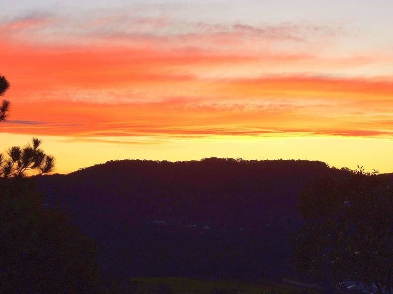 10 Yumbool Cl, Forresters Beach NSW 2260