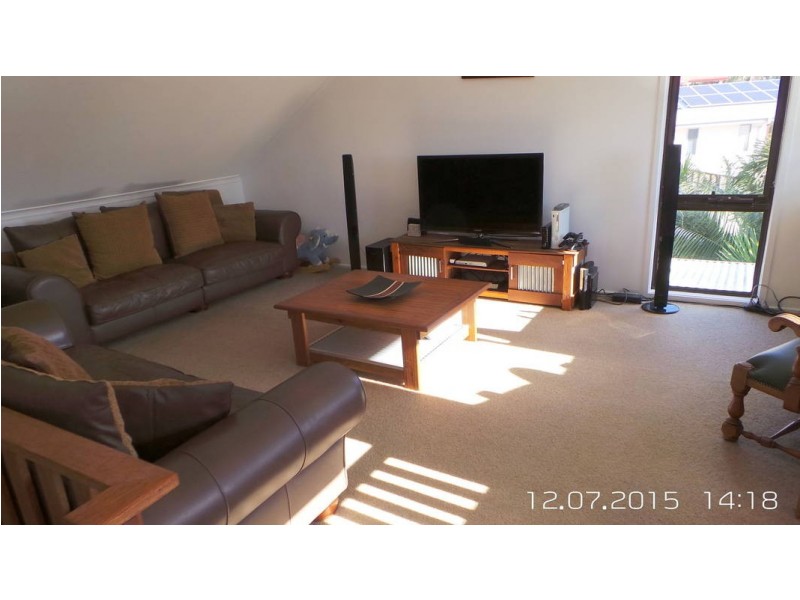 10 Yumbool Cl, Forresters Beach NSW 2260