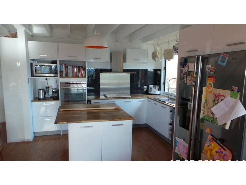 10 Yumbool Cl, Forresters Beach NSW 2260