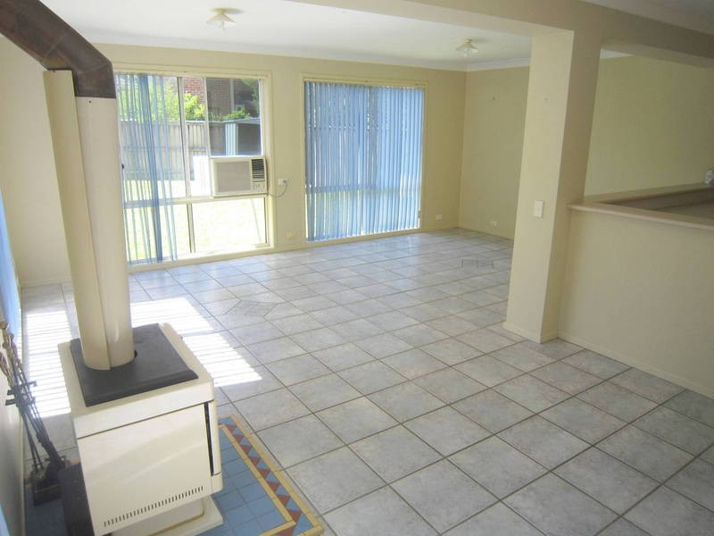 4 Matthew Circuit, Mardi NSW 2259