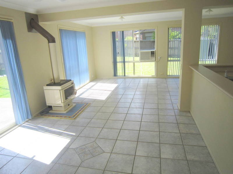 4 Matthew Circuit, Mardi NSW 2259