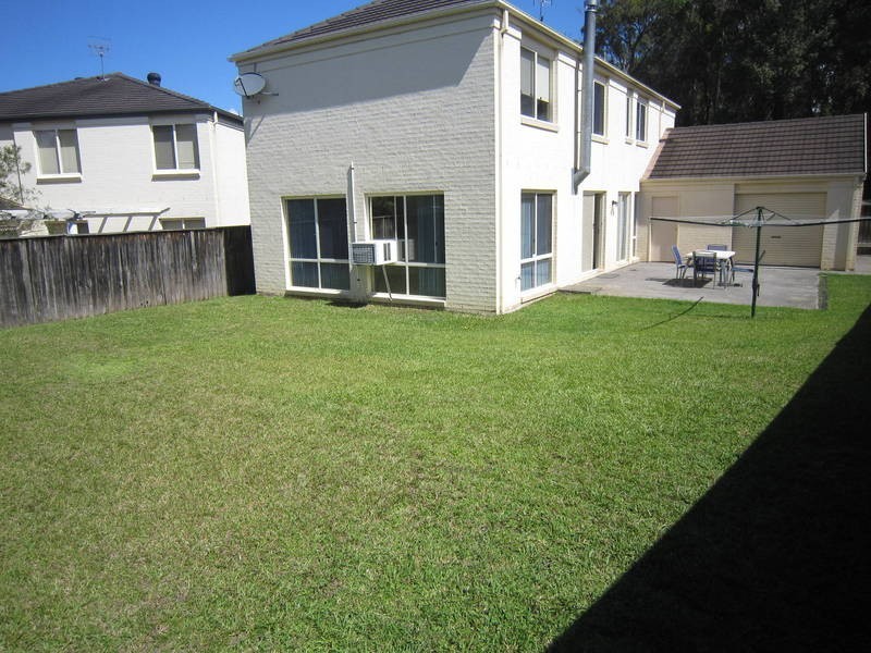 4 Matthew Circuit, Mardi NSW 2259