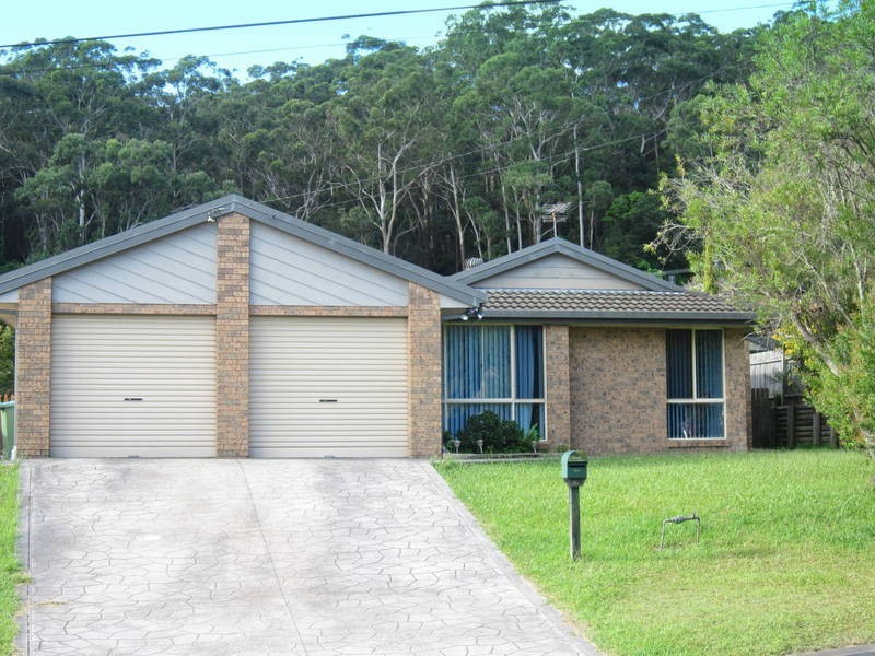 16 Red Cedar Cl, Ourimbah NSW 2258