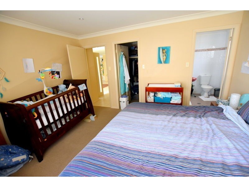 2 Papala Ave, Bateau Bay NSW 2261