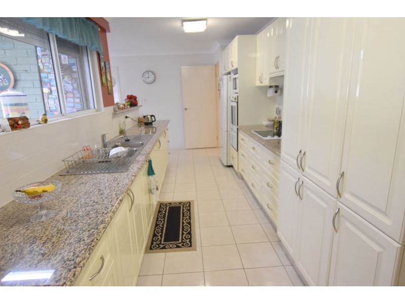 20 Woodbury Park Dr, Mardi NSW 2259