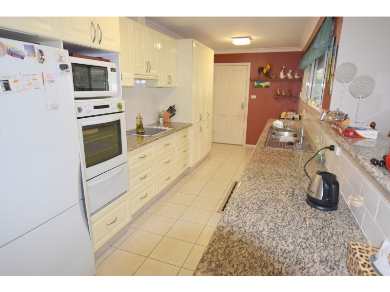 20 Woodbury Park Dr, Mardi NSW 2259