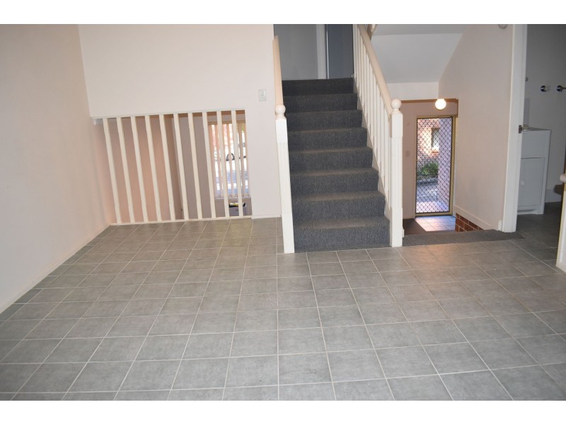 16/10 Albert Street, Ourimbah NSW 2258