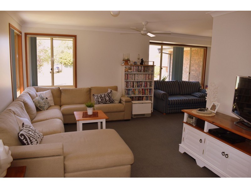 16 Red Cedar Close, Ourimbah NSW 2258