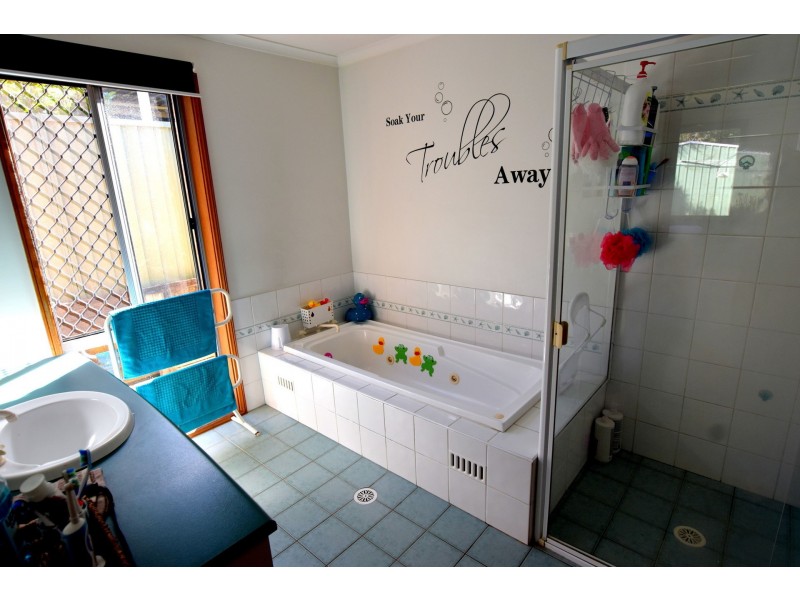 6 Woolmers Crescent, Mardi NSW 2259