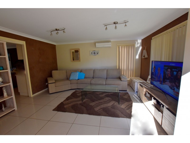 200 Woodbury Park Dr, Mardi NSW 2259