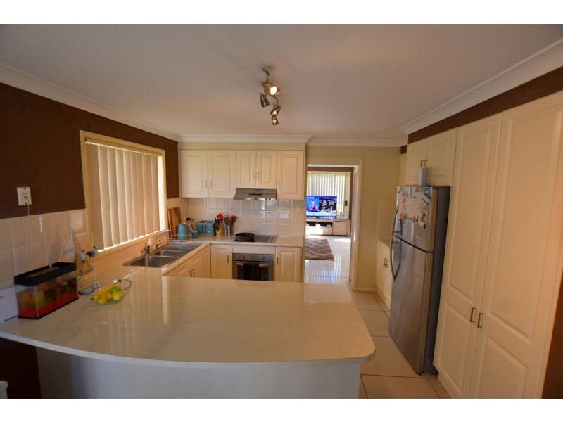 200 Woodbury Park Dr, Mardi NSW 2259