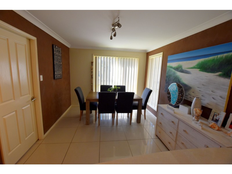 200 Woodbury Park Dr, Mardi NSW 2259