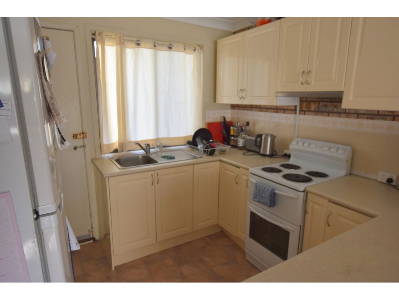 308 Lakedge Avenue, Berkeley Vale NSW 2261