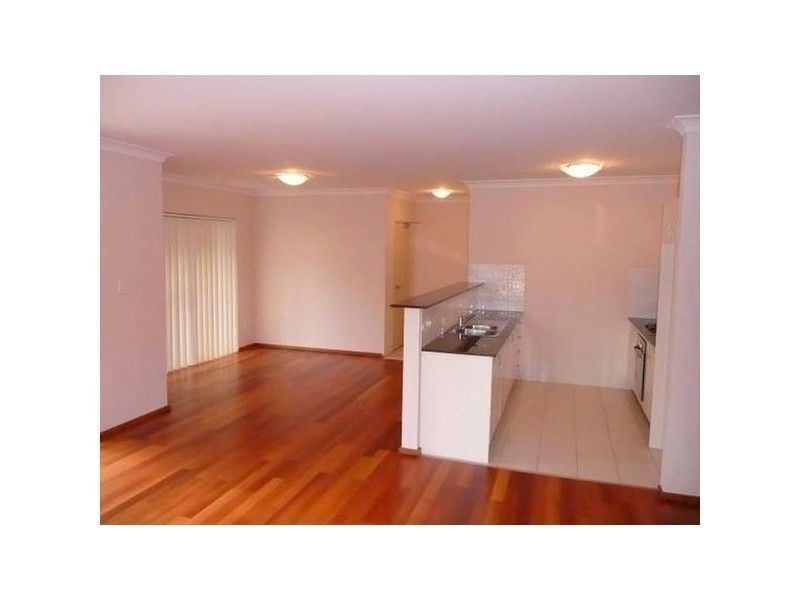 3/8 Bent Street, Gosford NSW 2250