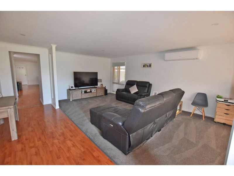 14 Joseph Esplanade, Mardi NSW 2259