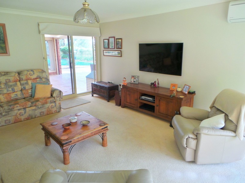 16 Forster Avenue, Watanobbi NSW 2259