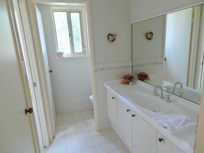 16 Forster Avenue, Watanobbi NSW 2259