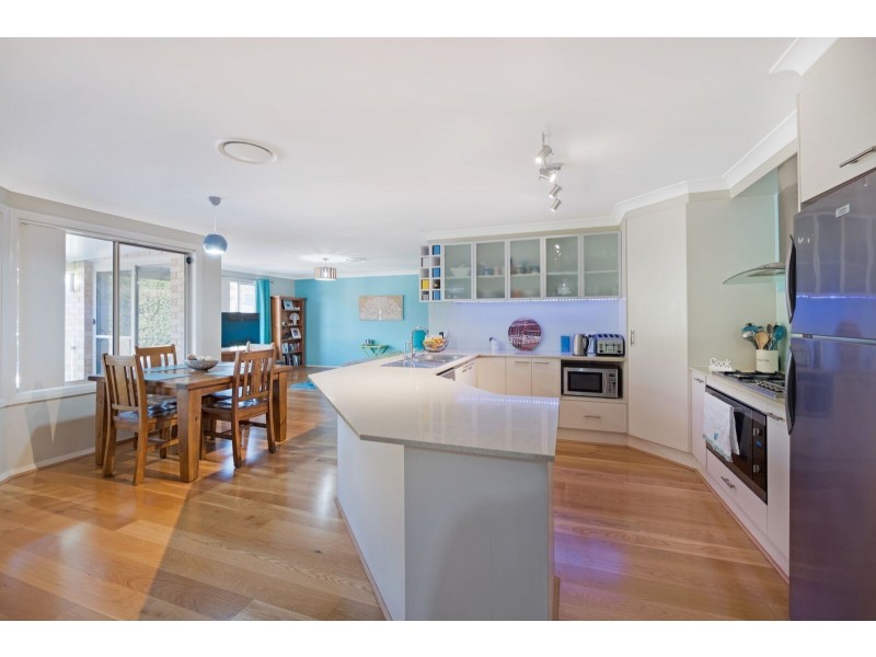 18 Narrabeen Close, Mardi NSW 2259
