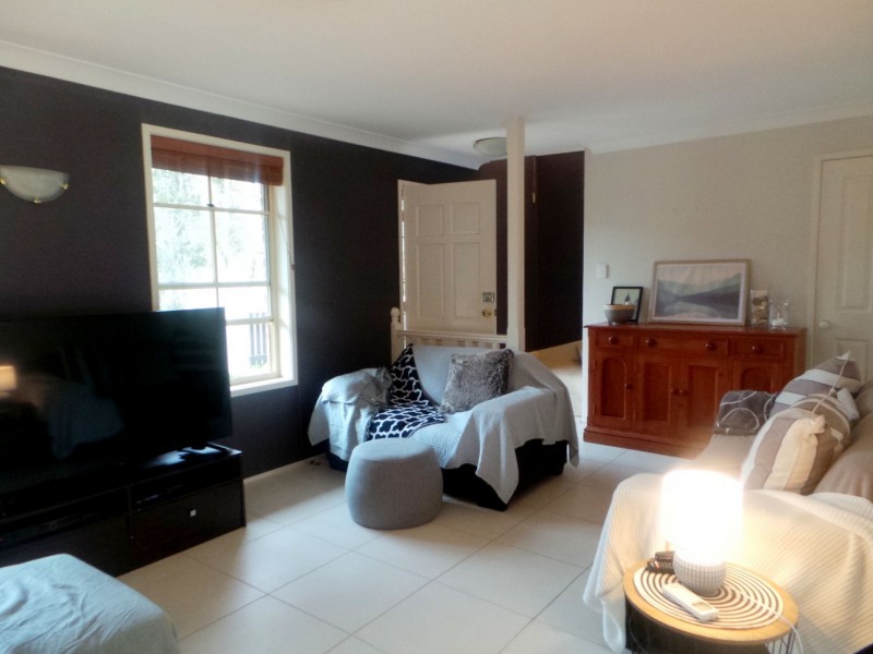 8/4 Richmond Mews, Mardi NSW 2259