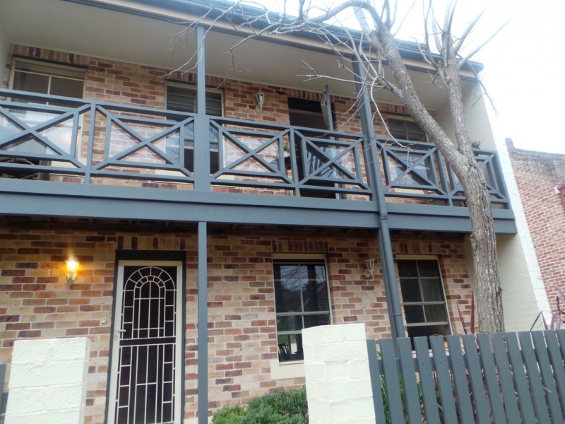 8/4 Richmond Mews, Mardi NSW 2259