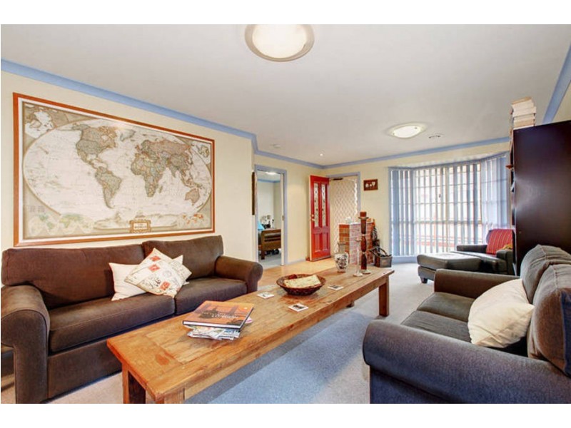 18 Reddrop Crt, Altona Meadows VIC 3028