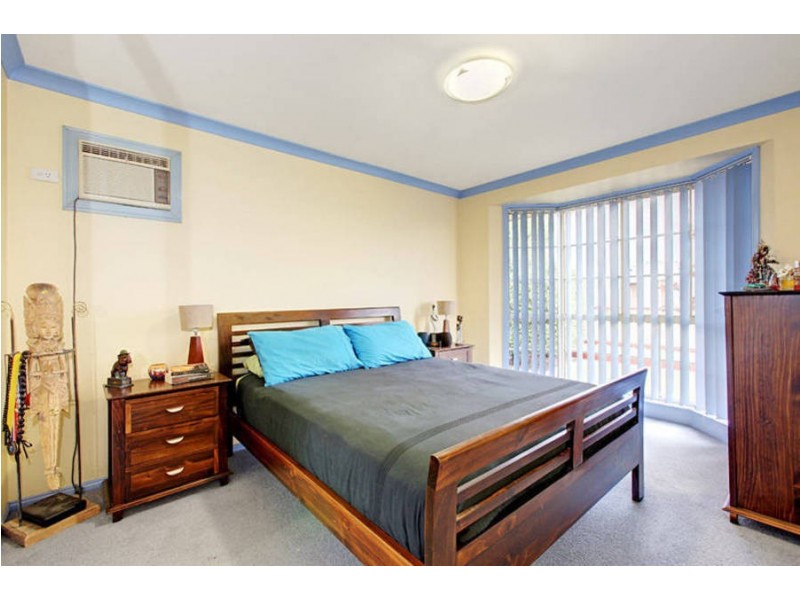 18 Reddrop Crt, Altona Meadows VIC 3028