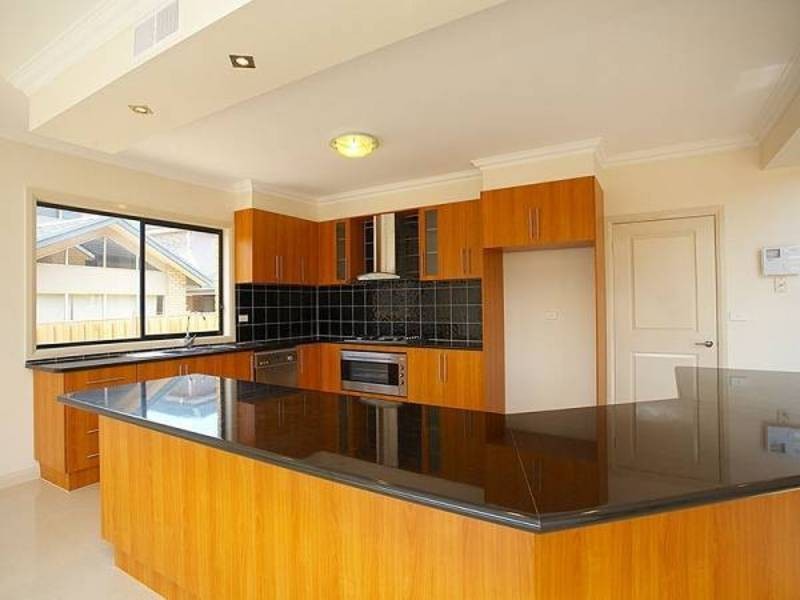 12 Horizon Point, Sanctuary Lakes, Point Cook VIC 3030