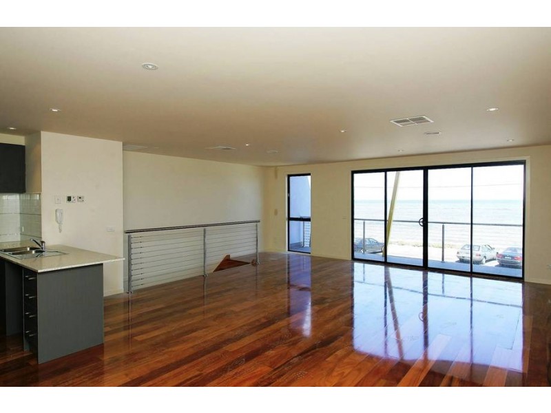 2/369 Esplande, Altona VIC 3018