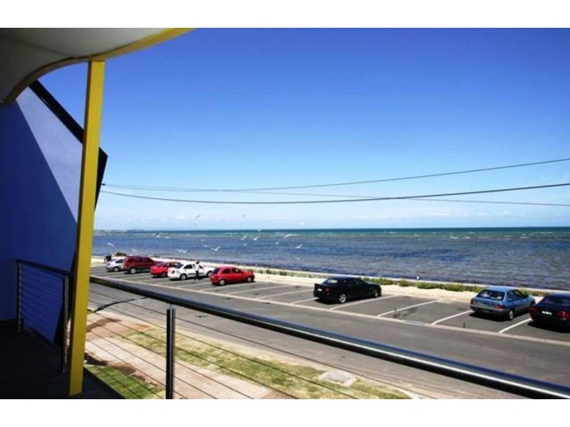 2/369 Esplande, Altona VIC 3018
