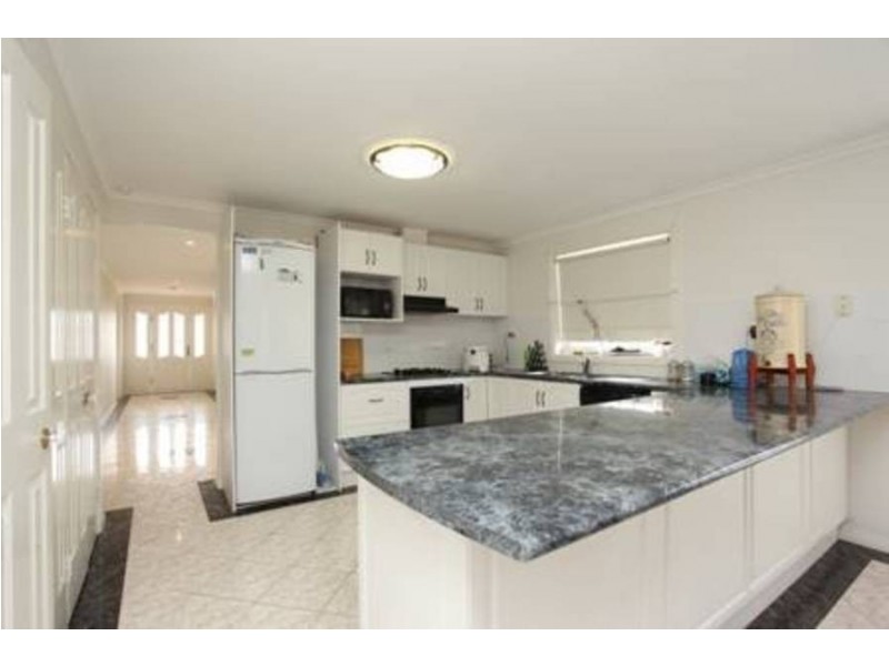 4 Ashby Crt, Altona Meadows VIC 3028