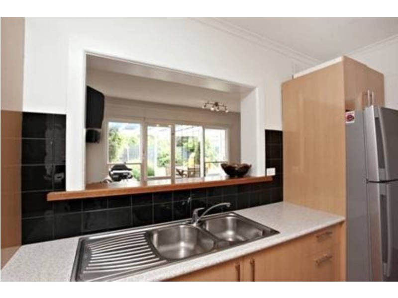 14 Akuna Street, Altona VIC 3018