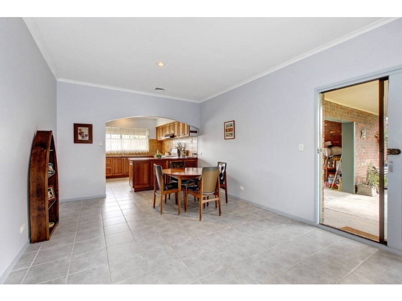 2 Emery Court, Altona VIC 3018