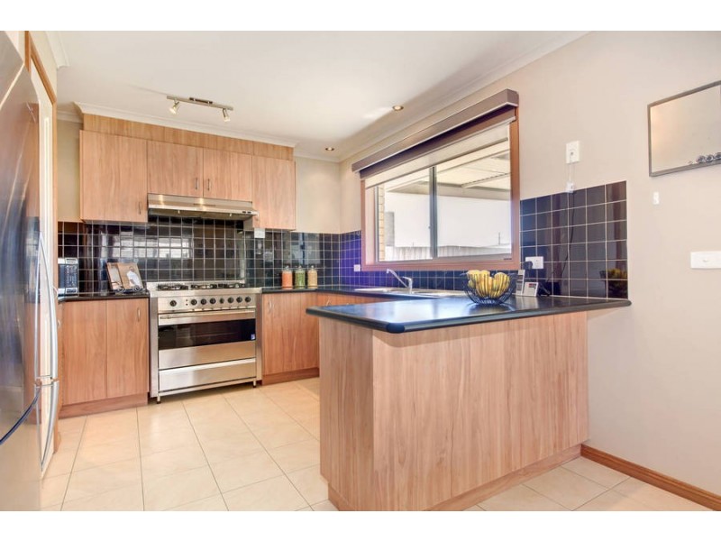 1 Hammond Court, Altona Meadows VIC 3028