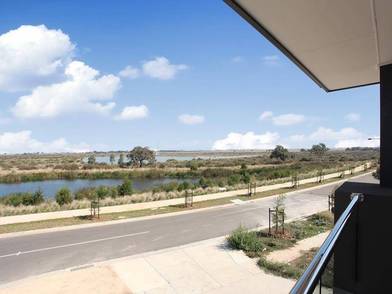 11 ROYAL CIRCUIT, Point Cook VIC 3030