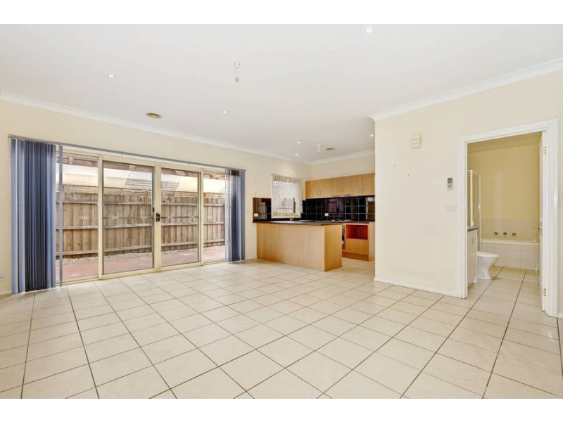 2 GLADE AVENUE, Altona North VIC 3025