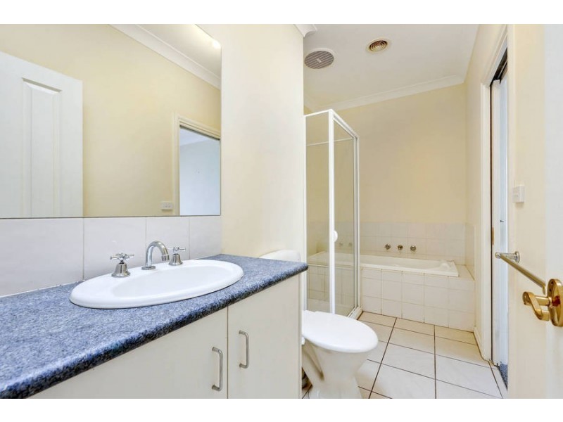 2 GLADE AVENUE, Altona North VIC 3025