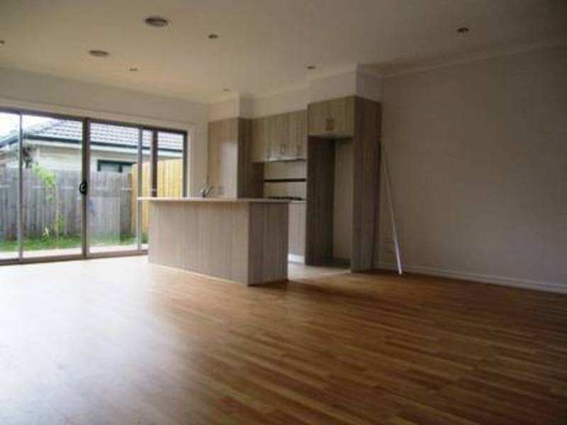 2/130 McIntosh Road, Altona North VIC 3025