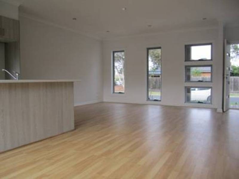 2/130 McIntosh Road, Altona North VIC 3025