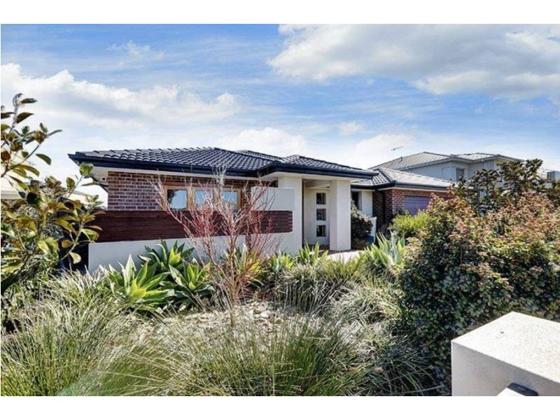 42 Alamanda Boulevard, Point Cook VIC 3030