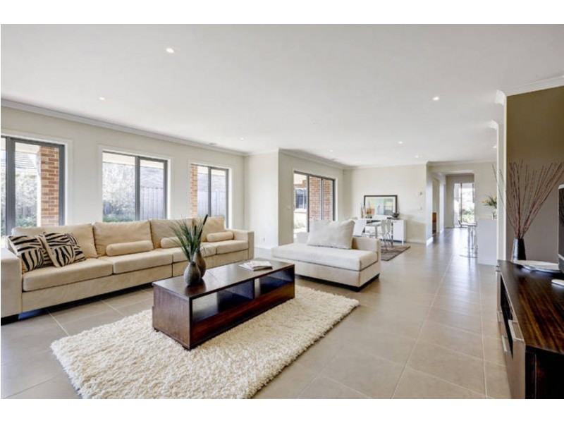 42 Alamanda Boulevard, Point Cook VIC 3030