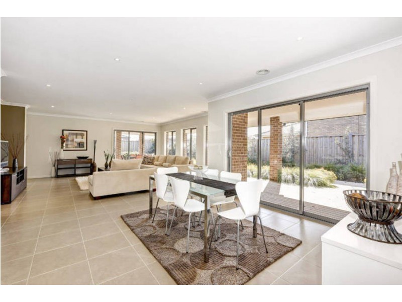 42 Alamanda Boulevard, Point Cook VIC 3030