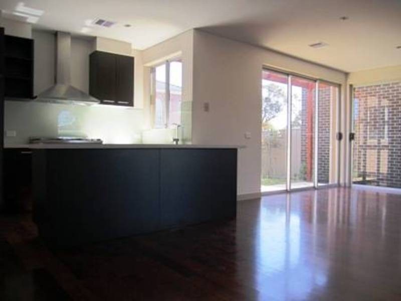 B/35 Myrtle Grove, Altona VIC 3018