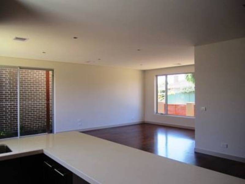 B/35 Myrtle Grove, Altona VIC 3018