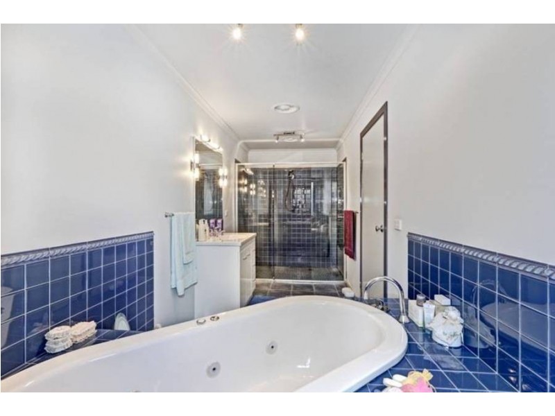 3 Lady Nelson Crescent, Altona Meadows VIC 3028