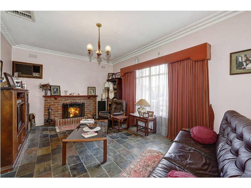 49 Bracken Grove, Altona VIC 3018