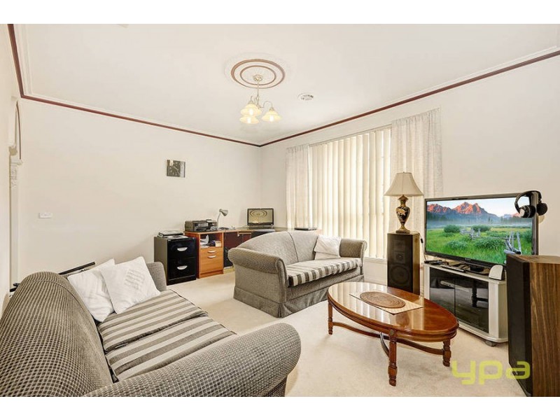 2/18 Rose Street, Altona VIC 3018