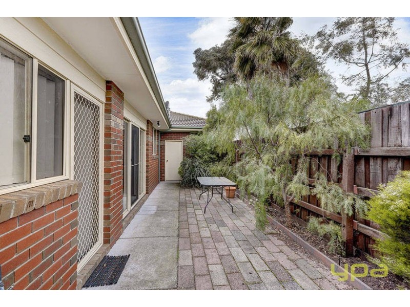 2/18 Rose Street, Altona VIC 3018